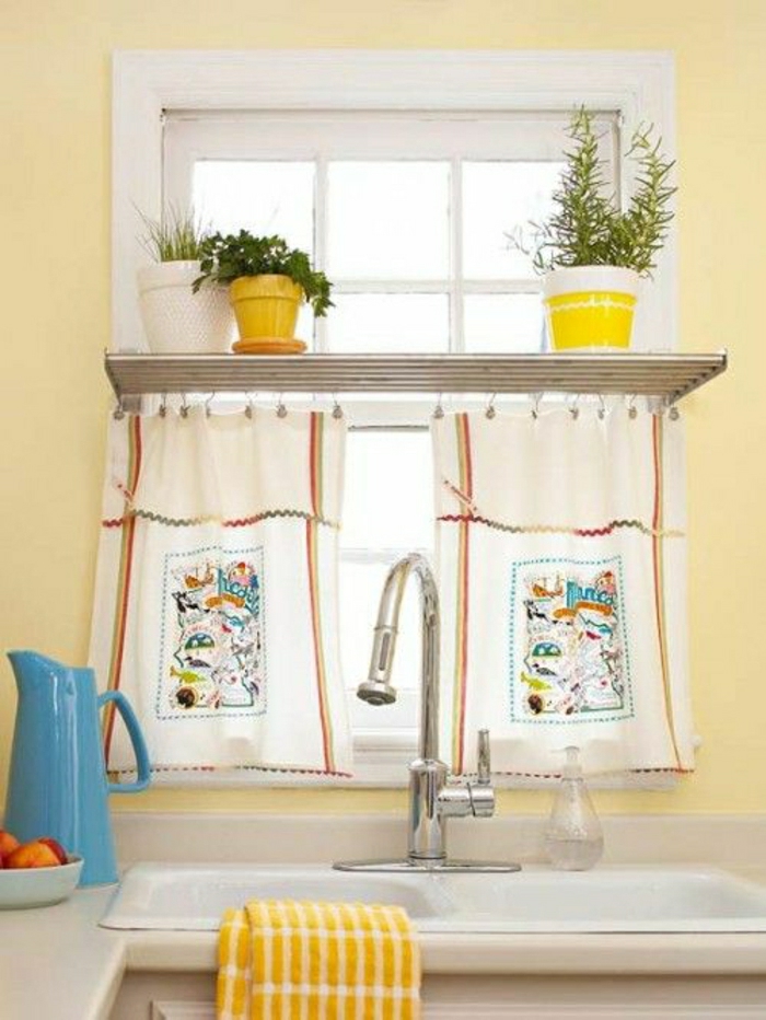Gardinen-für-kleine-Fenster-lustiges-Muster-Wasserkanne-Waschbecken-Topfpflanzen
