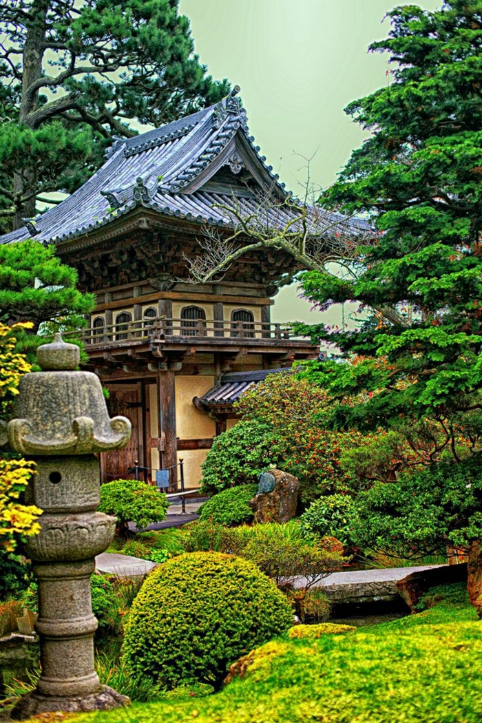 Haus-Garten-japanischer-Stil-Steinlaterne-Grün