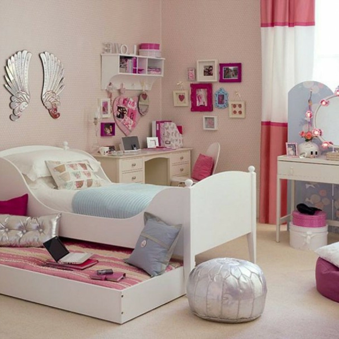 Jügenzimmer-für-Mädchen-dekowand-weiß-Bett