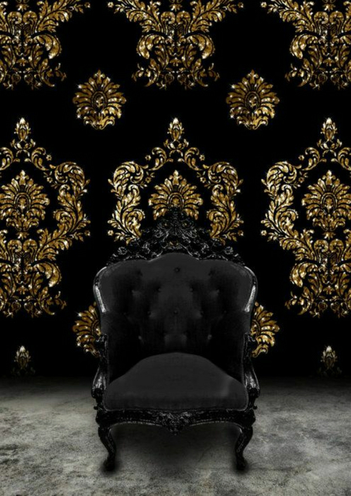 Samt-Sessel-schwarz-Barock-Wand-schwarze-Tapete-goldene-Dekoration-Barock-Stil