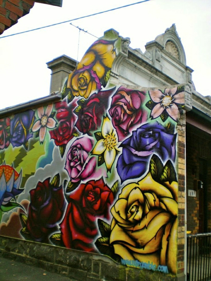 aristokratisches-Gebäude-Wand-Graffiti-Blumen-Rosen