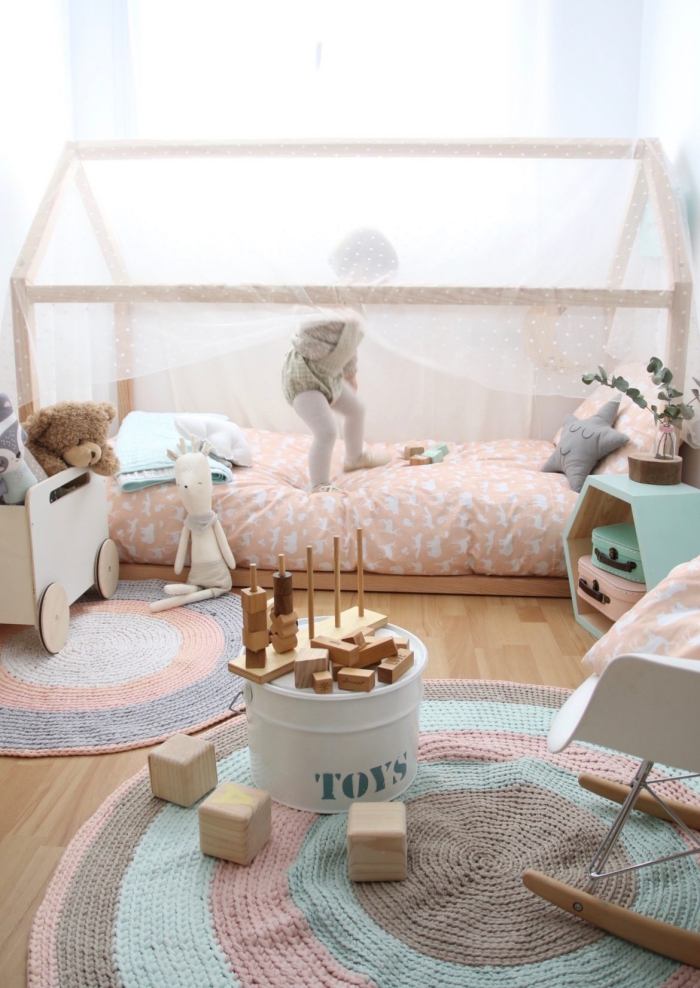 babyzimmer deko ideen, babybett häuschen, kinderzimmer für junge, zimmergestaltung in pastellfarben
