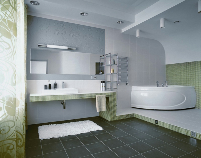 badezimmer-gestalten-kleine-grüne-Fliesen-schwarzer-Boden