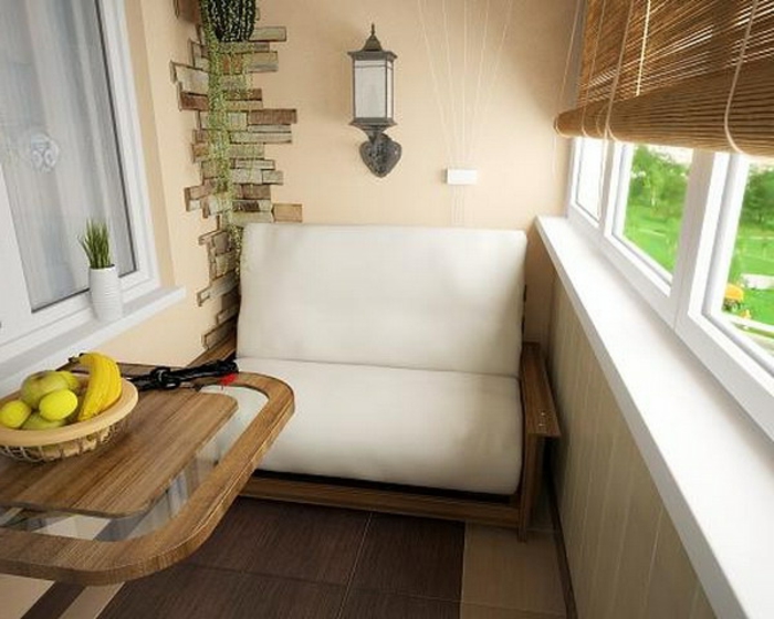 balkon-dekoration-kleines-sofa-in-weiß
