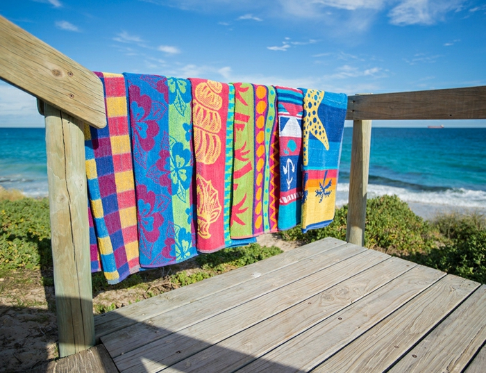 coole-Strandtücher-bunt-verschiedene-Muster