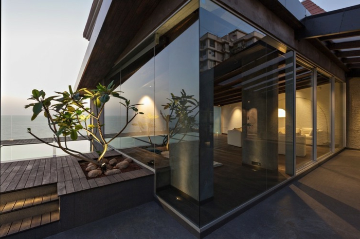 glasswand-terrasse-modernes-haus