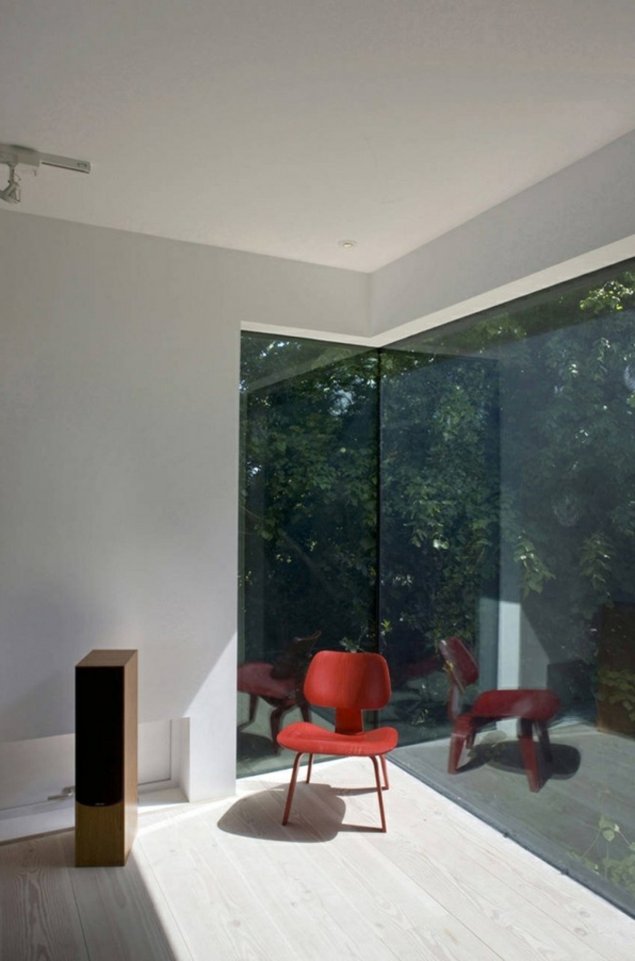 glasswand-terrasse-weiß-und-minimalistisch