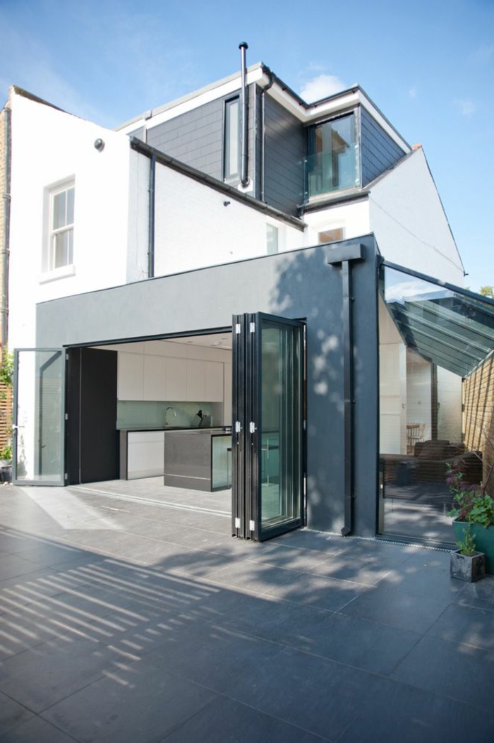 glasswand-terrasse-weiß-und-modern