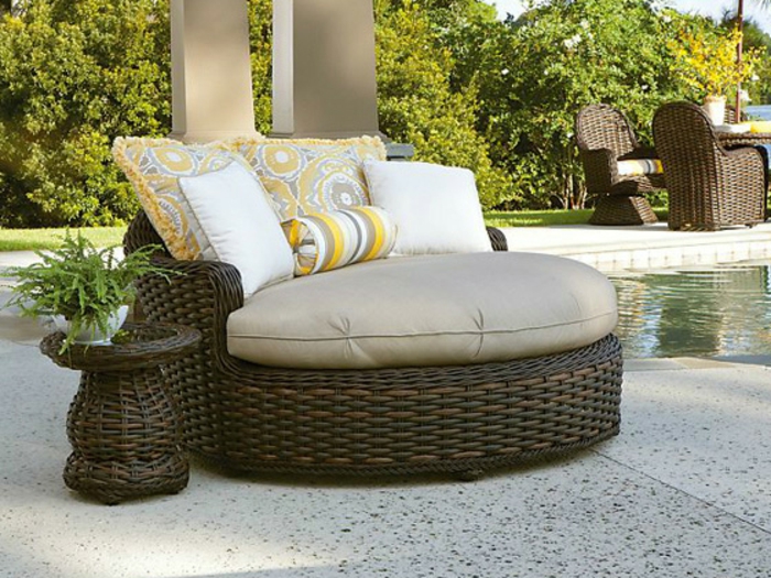 loungemöbel -für-balkon-rattan-grau-gelb-weiß