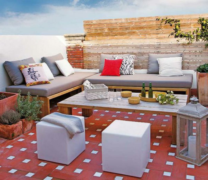 loungemöbel -für-balkon-rot-weiß-boden