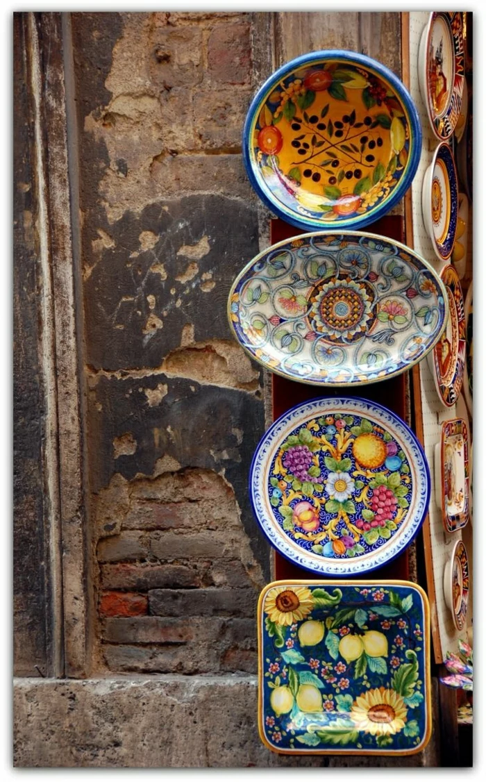 schöne-handgemalte-Keramikplatten-Siena-Italien