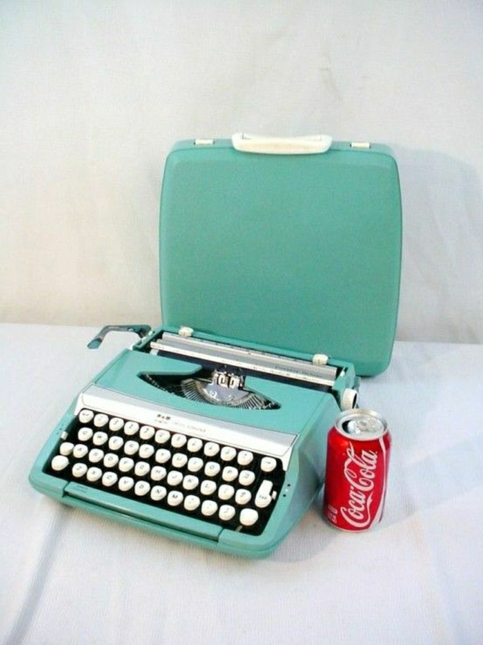 vintage-elektrische-Schreibmaschine-türkis-Farbe