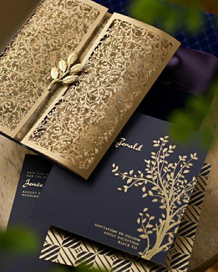 elegante-Hochzeitseinladungen-goldene-Blätter-Dekoration-exquisit-luxuriös