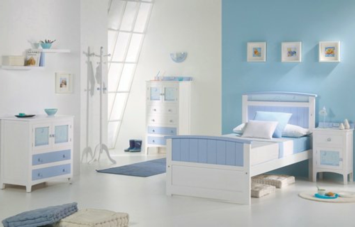 Babyzimmer-Set-blaue-und-weiße-wände