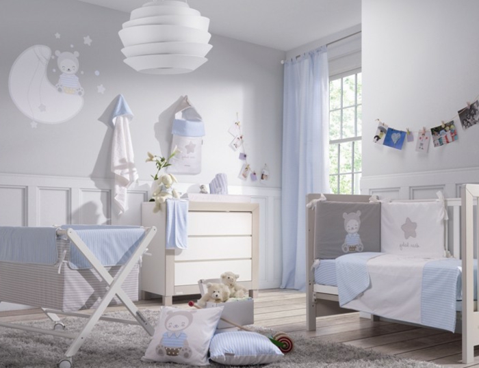 Babyzimmer-Set-hell-blau-und-weiß