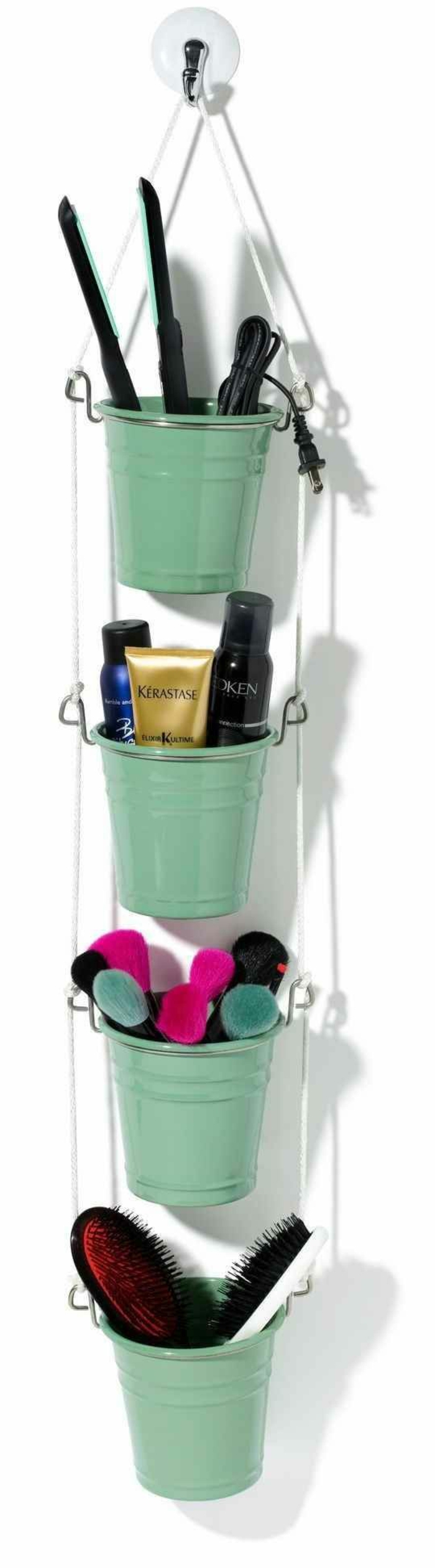 Badezimmer-Ideen-kleine-grüne-Eimer-kosmetische-Produkte
