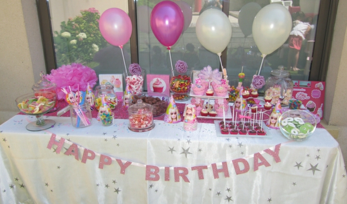 Geburtstagsparty-Ideen-tischdekoration-mit-ballons