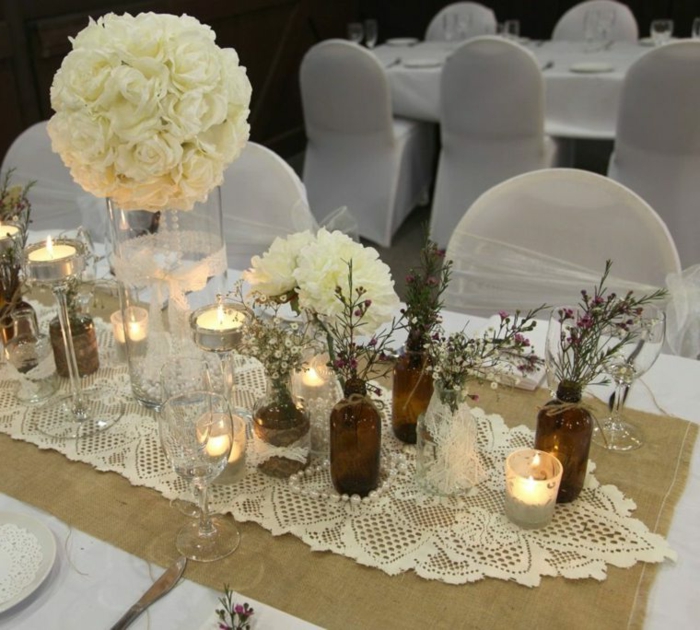 Hochzeit-tischdekoration-kerzen-weiße-rose