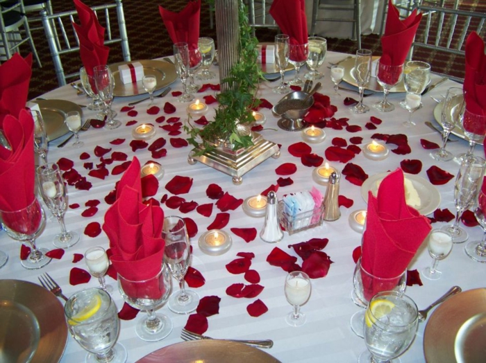 Hochzeit-tischdekoration-weiß-red-kerzen-klein