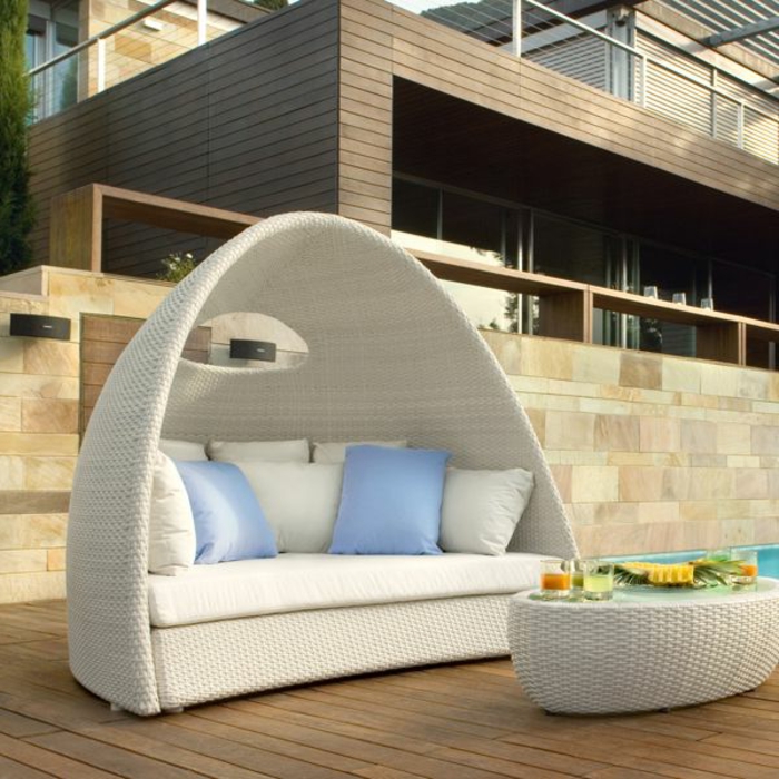 Möbel-aus-Polyrattan-Lounge-sofa-überdachung-couchtisch