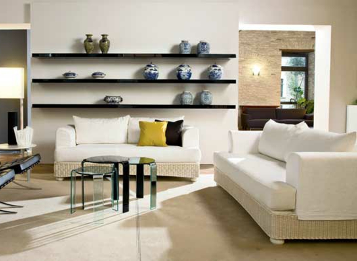Möbel-aus-Polyrattan-regale-sofas-weiß