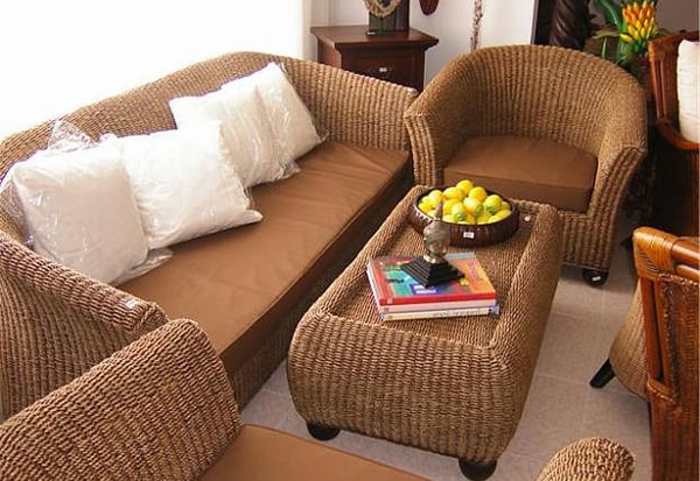 Möbel-aus-Polyrattan-wohnzimmer-kaffeetisch-aus-Ratten