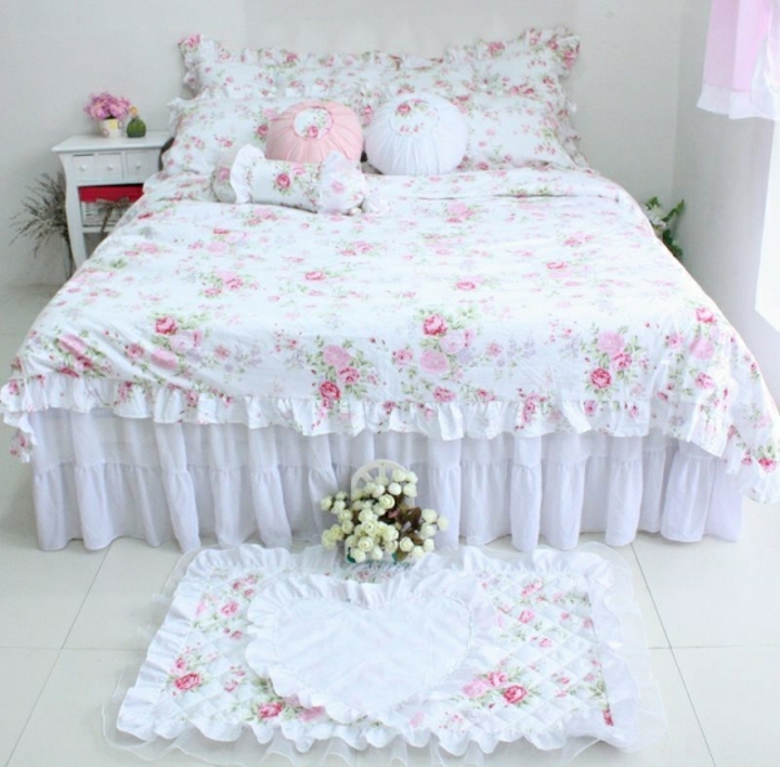 Schlafzimmer-romantische-Gestaltung-shabby-chic-Stil-Bettüberwurf