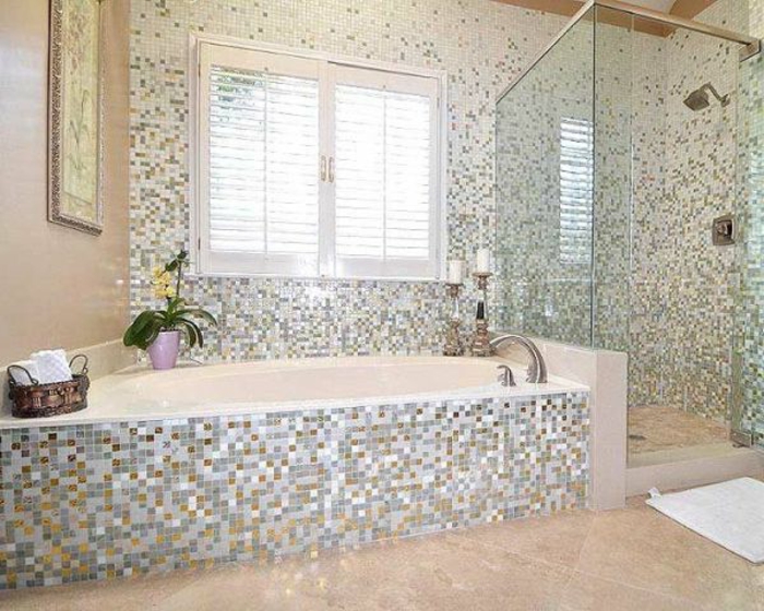 badezimmer-mit-mosaik-herrliche-badewanne