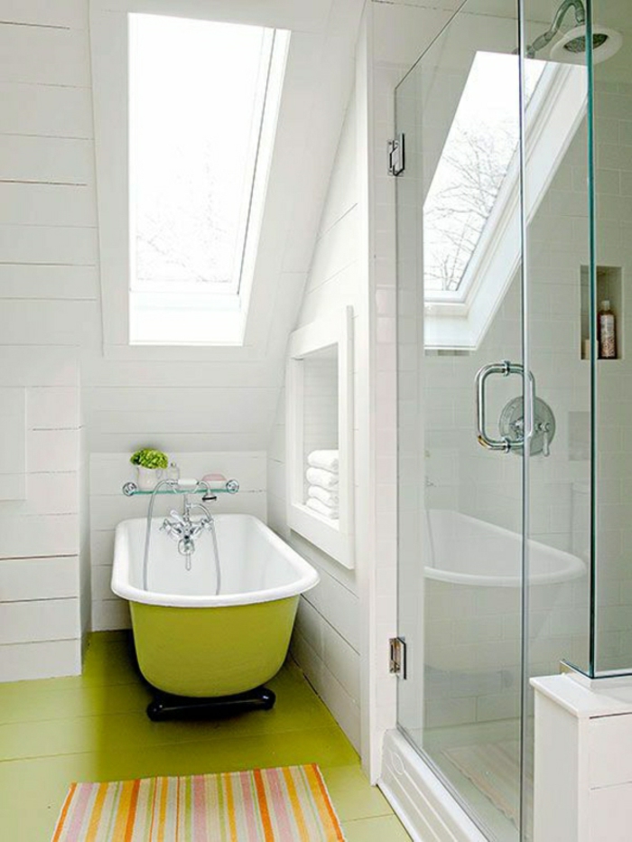 badezimmer-teppich-grüne-badewanne