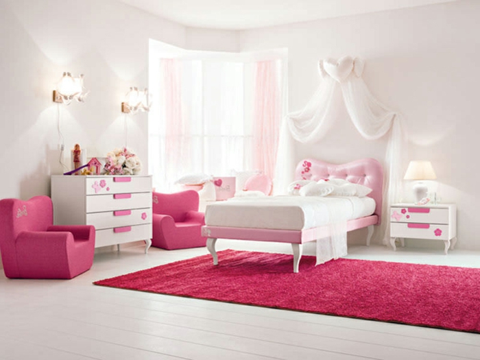 barbie- haus-weiß-rosa-teppich