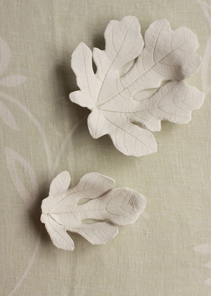 Herbstblätter aus Modelliermasse basteln, DIY Deko Idee für den Herbst