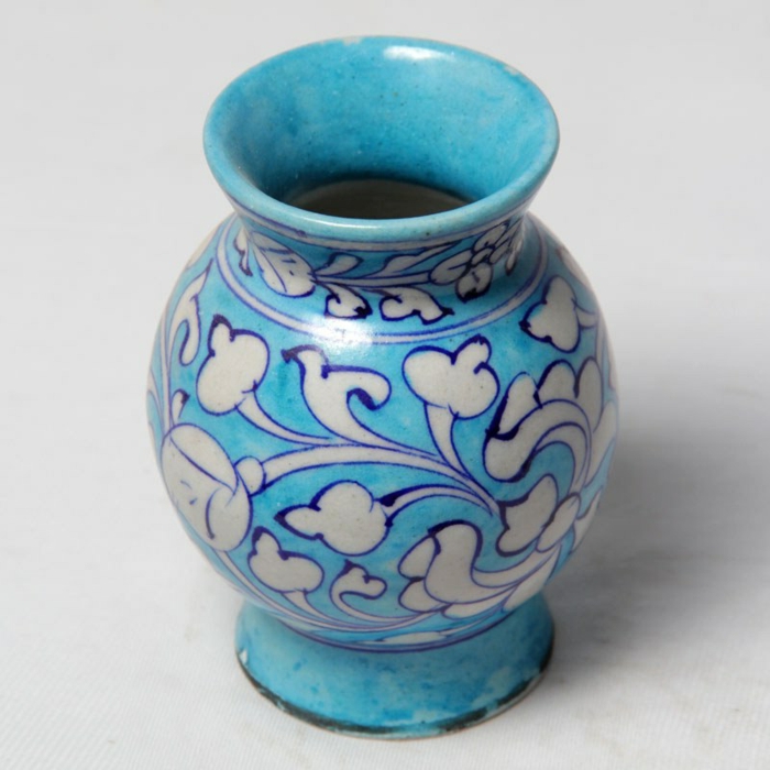 blaues-geschirr-blaue-vase