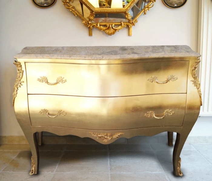 goldene-Kommode-königlicher-Barock-Stil-Louis-XV-Zeit-Marmor-Tischplatte