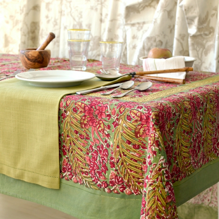 grüne-französische-Leinen-Tischdecke-Tischläufer-feines-Design