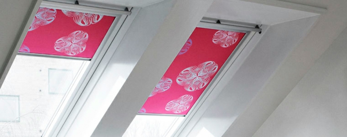 jalousien-für-dachfenster-rosige-schöne-modelle