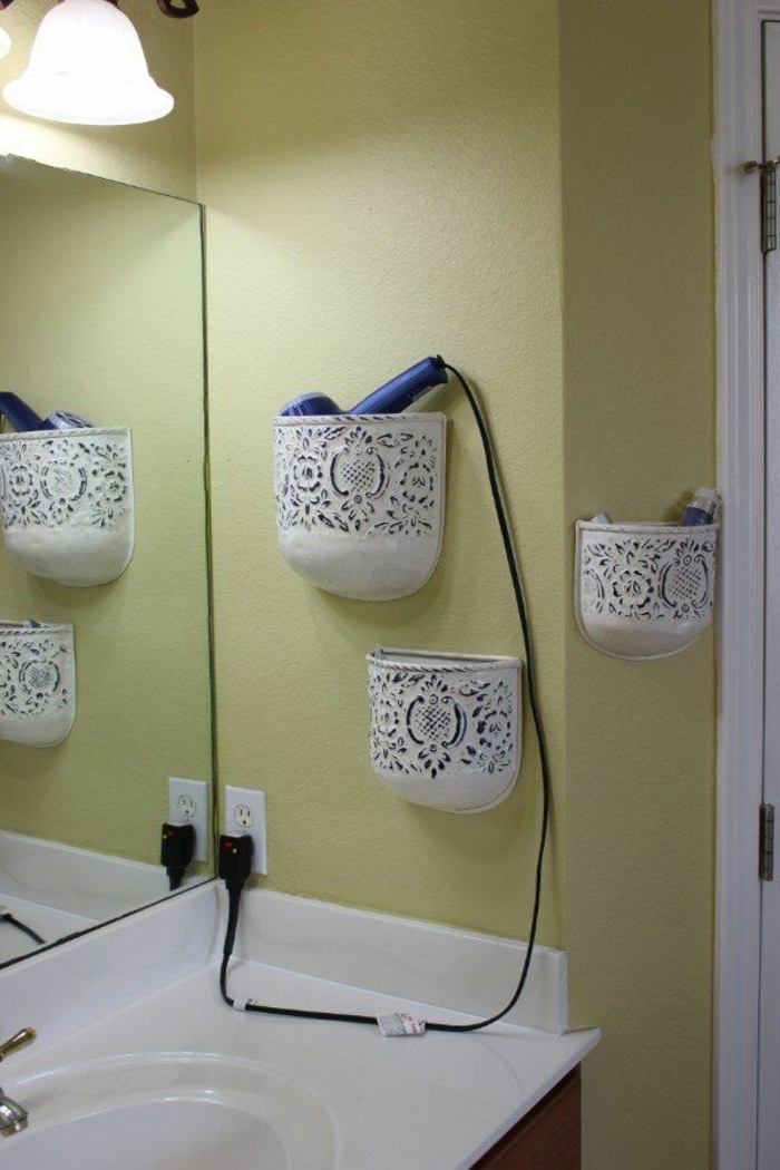 kreative-Idee-Pflanzengefäße-Kosmetik-Haartrockner-Waschbecken-Spiegel