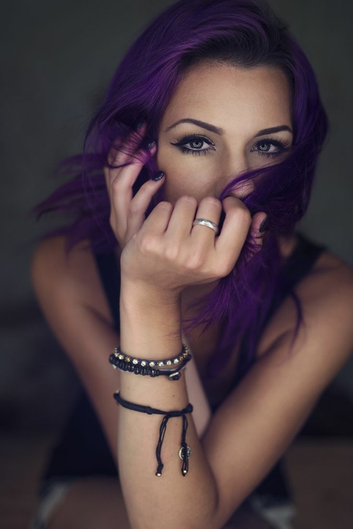 lila-haarfarbe-einmaliges-foto