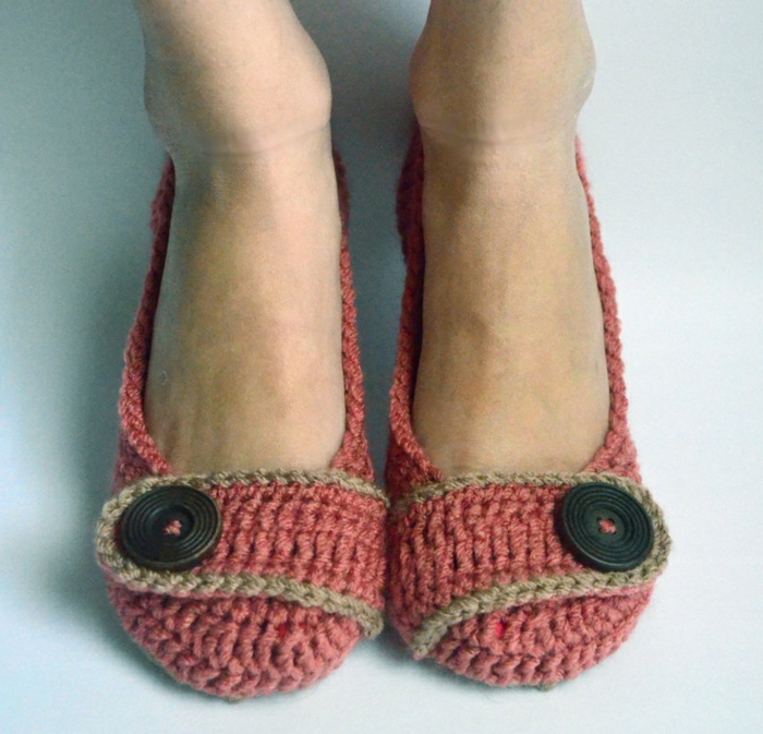 Crochet-Hausschue-Damen-Knöpf-Dekoration