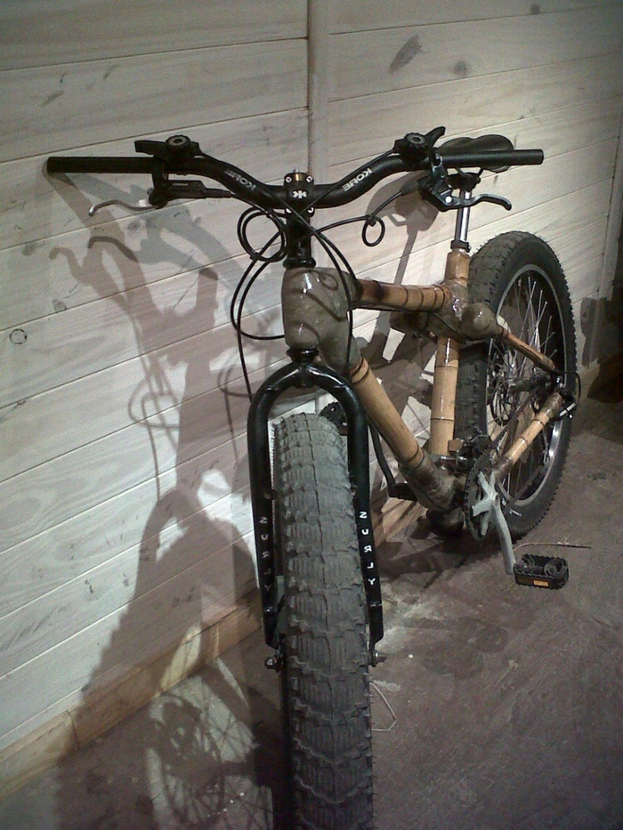Fahrrad-breite-Räder-Bambus-Rahmen-cooles-Design