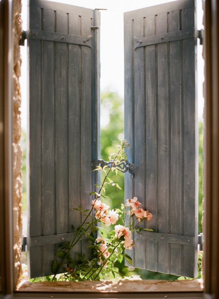 Fensterläden-Holz-vintage-romantisch-Blumen