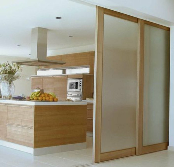 Küchen-Interieur-Holz-Einbaugeräte-Kochinsel-Früchte-Glastüren-mattes-Glas