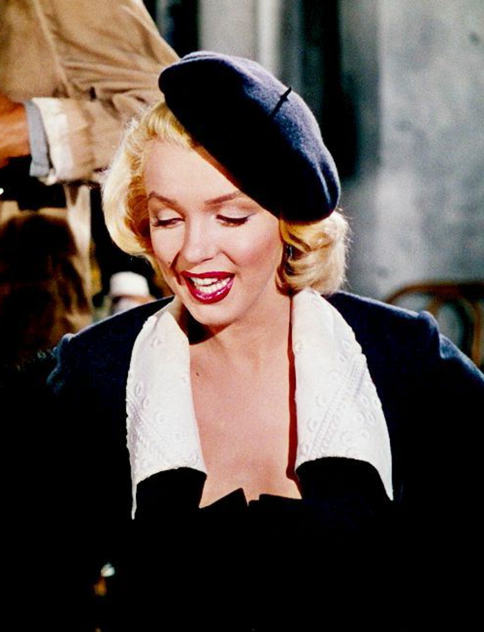 Marilyn-Monroe-Gentleman-Prefer-Blondes-1953-Foto-schwarze-Mütze
