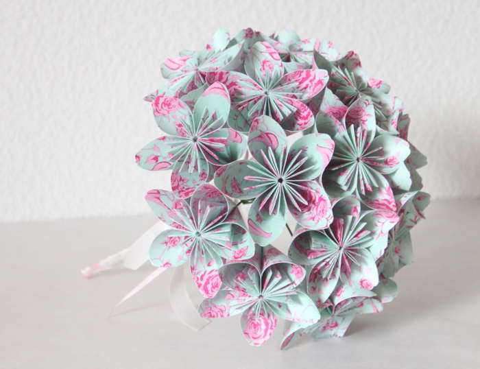 Origami-Strauß-Papierblumen-blau-rosa-romantisch-kreativ