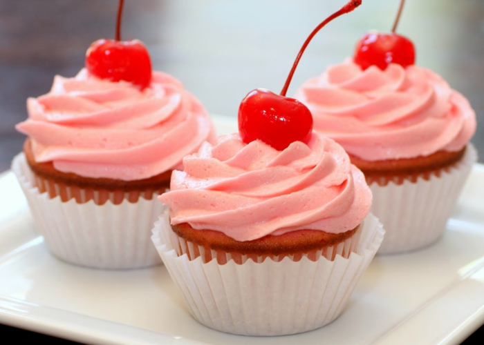 Vanille-Kirsche-Mandel-Cupcakes-super-süß-tolle-Kombination