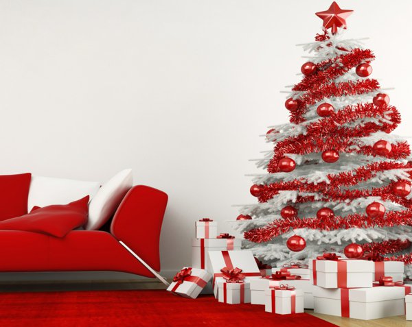 Weihnachtsdekoration-weiss-rot-künstlicher-tannenbaum
