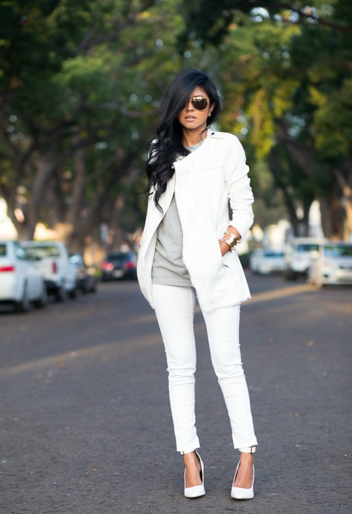 Zara-Mantel-kurzes-weißes-Modell-extravagant-kokett-sexy