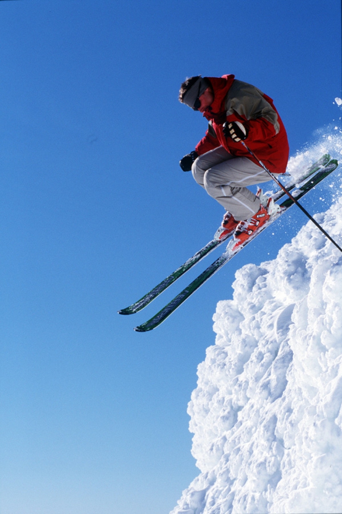 bilder-von-skifahren-springen-und-haben-spaß