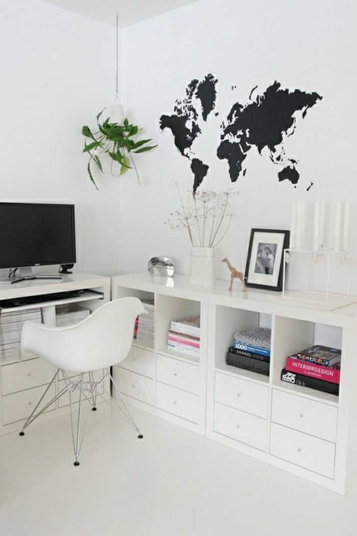coole-Wandtattoos-Arbeitszimmer-Weltkarte-weiße-Wand