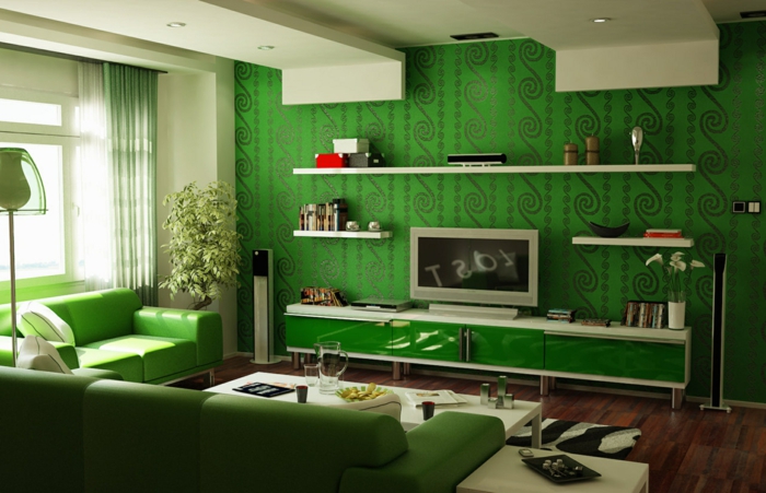 einmaliges-Interieur-grüne-Tapeten-Ornamente-Schränke-Sofas-frisch