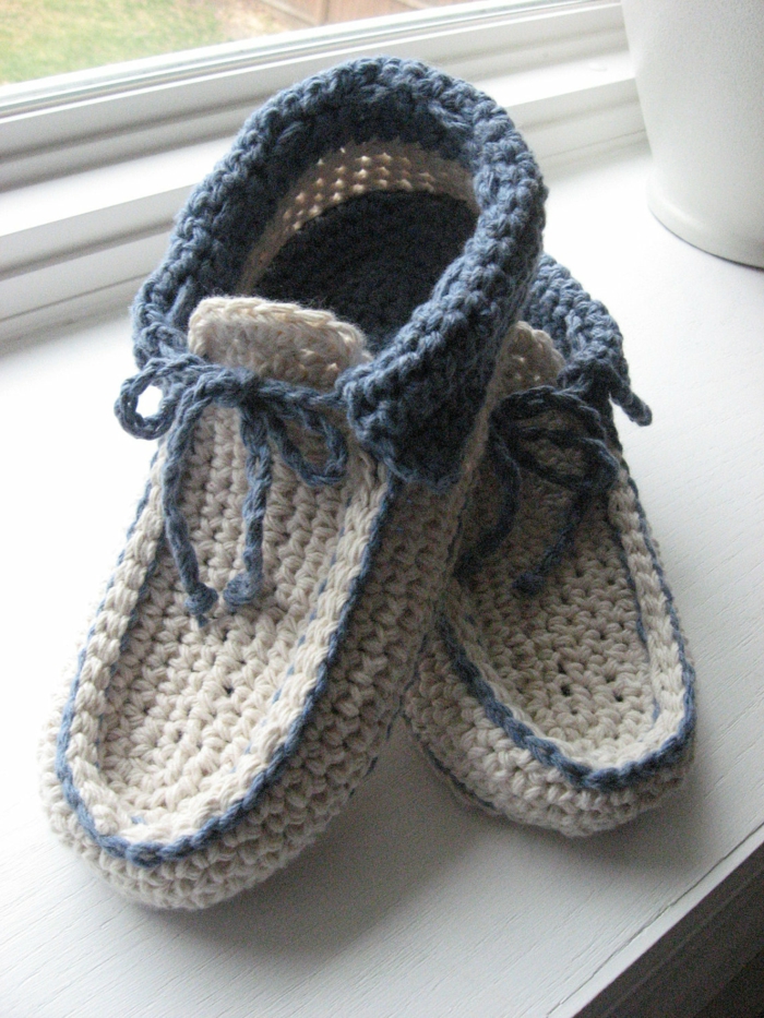 gemütlliche-weiche-Crochet-Hausschuhe-Herren-weiß-blau